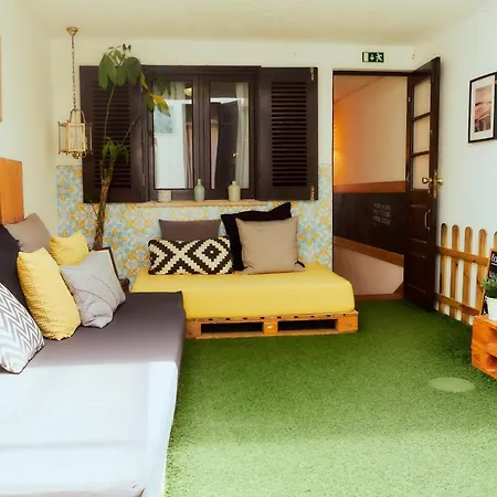 Balili Surf House Pensjonat 2*