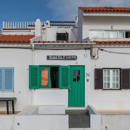 Balili Surf House Pensjonat