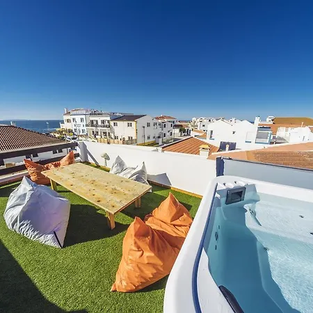 Balili Surf House 2*